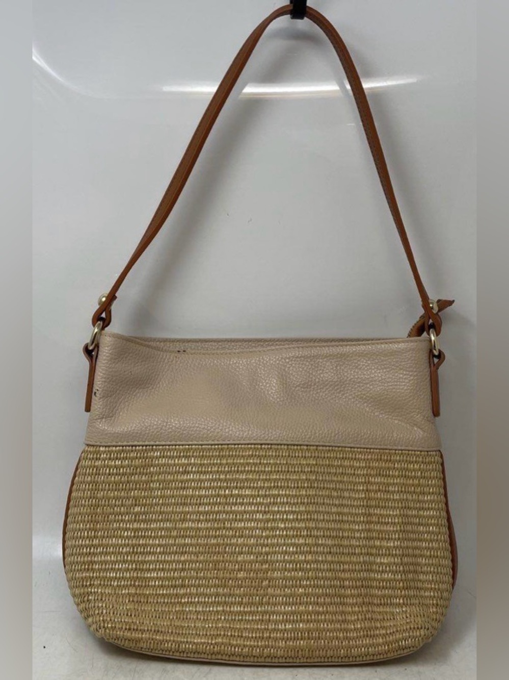 Valentina, Beige Leather Single Strap Pockets Zip Top Lined Shoulder Bag